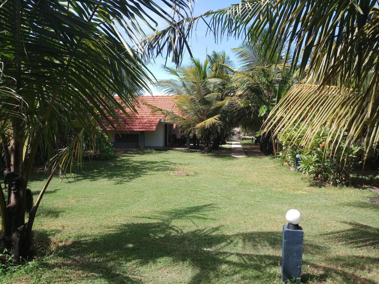 Villa Nilaveli Cabana Exterior photo